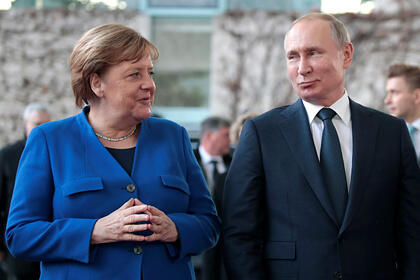 Allaha şükür, Merkel heç yana getmir - Putin